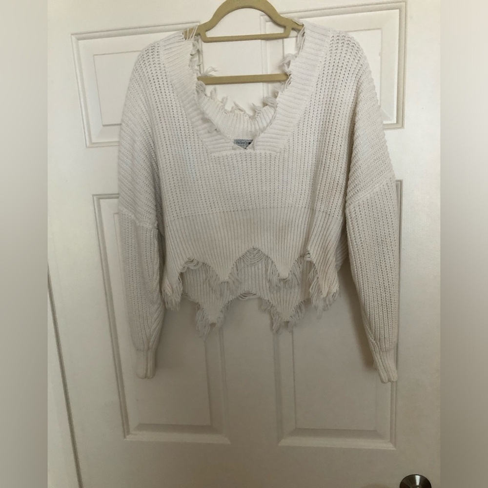 Fashion Nova White V-Neck Sweater with Scalloped Hem